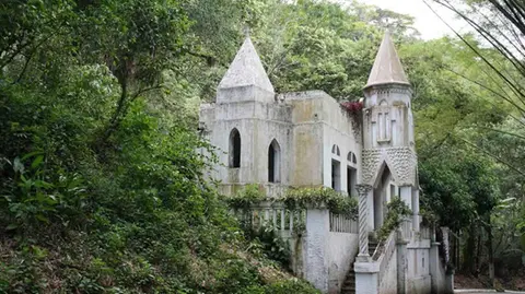 O Memorial de um Grande Amor: A História Real da Capelinha do Arvoredo
